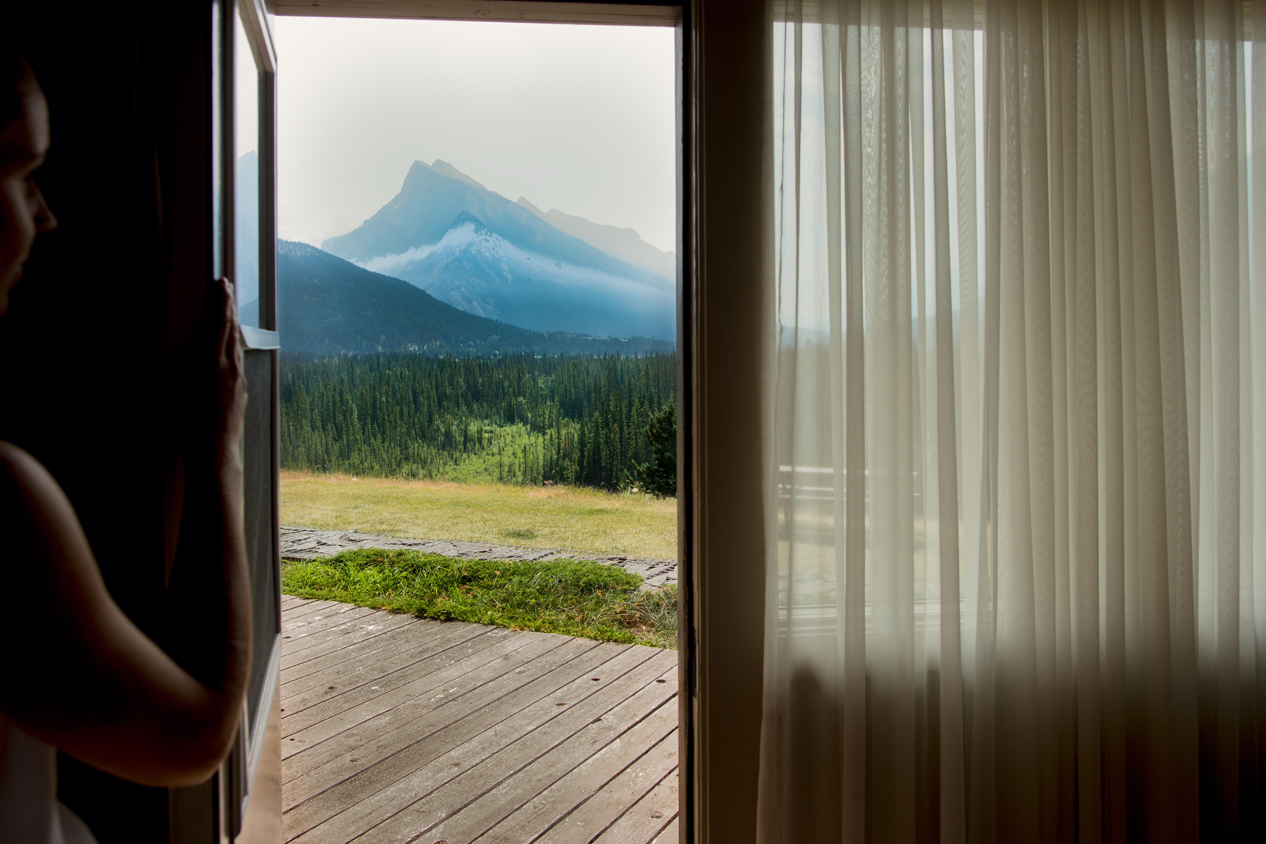 เดอะ จูนิเพอร์ โฮเต็ล แอนด์ บิสโตร Hotel แบมฟ์ ภายนอก รูปภาพ