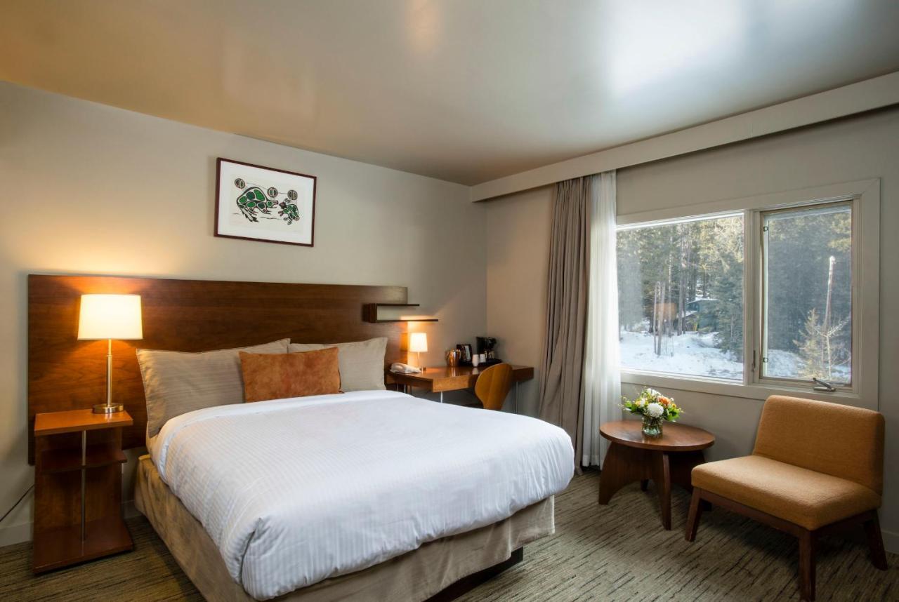 เดอะ จูนิเพอร์ โฮเต็ล แอนด์ บิสโตร Hotel แบมฟ์ ภายนอก รูปภาพ