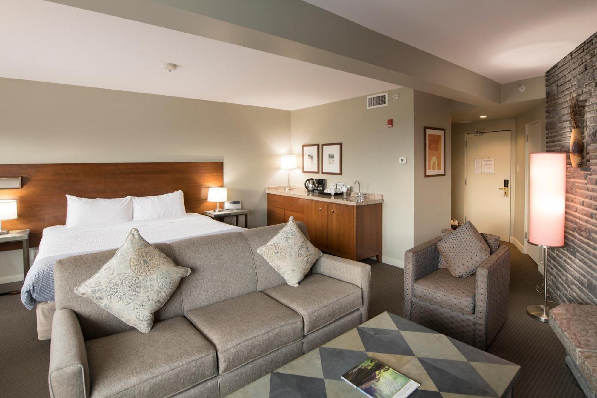 เดอะ จูนิเพอร์ โฮเต็ล แอนด์ บิสโตร Hotel แบมฟ์ ภายนอก รูปภาพ