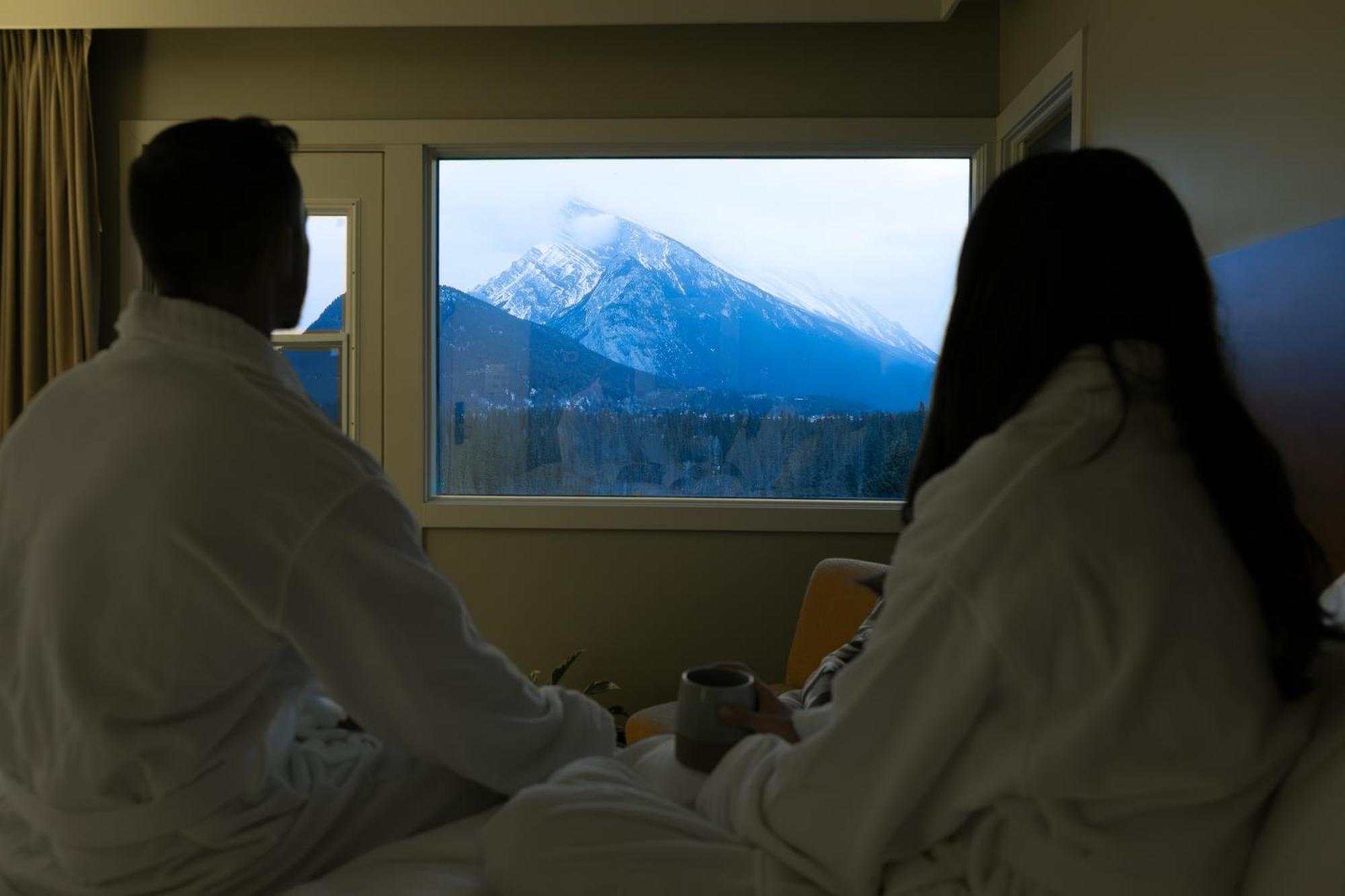เดอะ จูนิเพอร์ โฮเต็ล แอนด์ บิสโตร Hotel แบมฟ์ ภายนอก รูปภาพ
