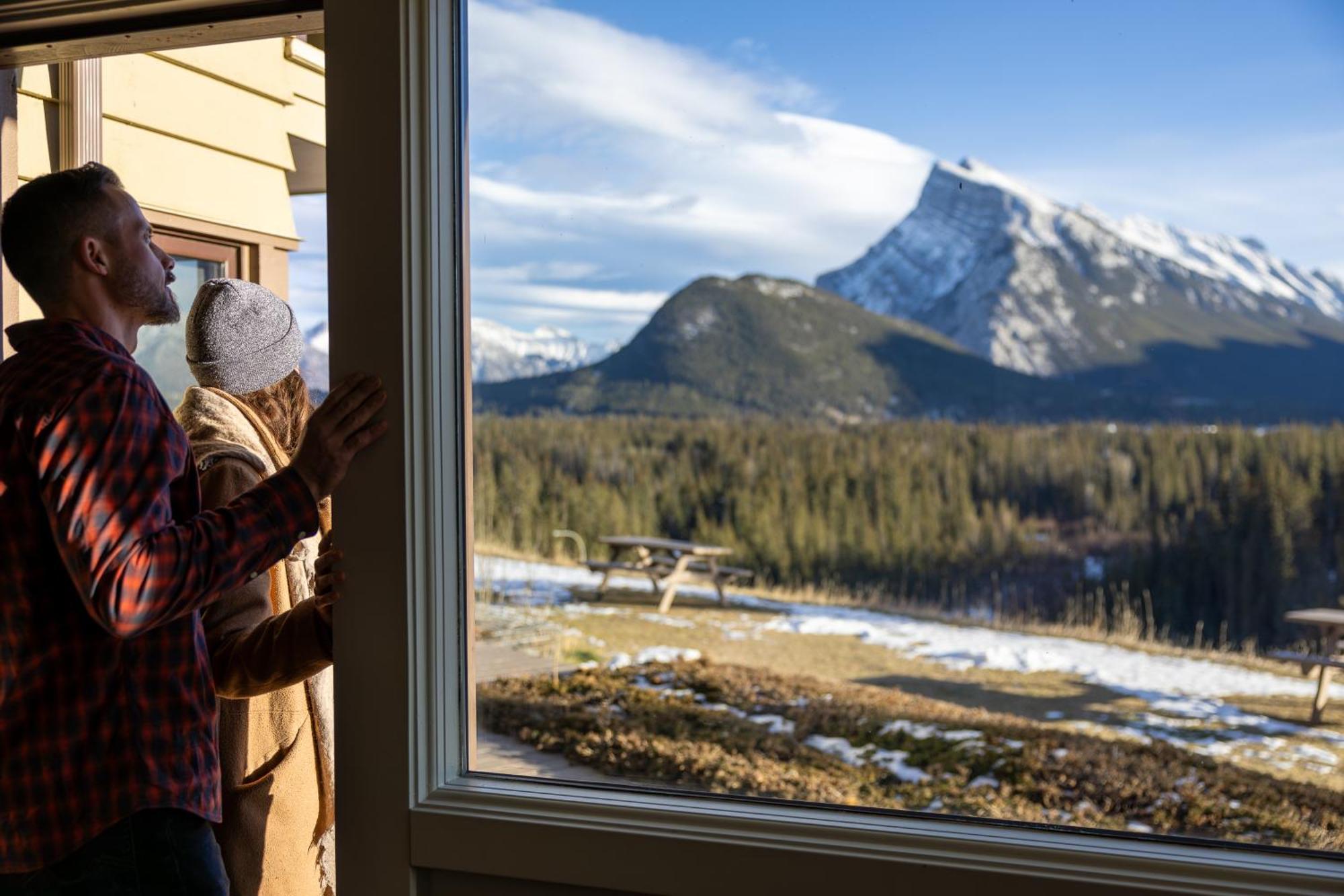 เดอะ จูนิเพอร์ โฮเต็ล แอนด์ บิสโตร Hotel แบมฟ์ ภายนอก รูปภาพ