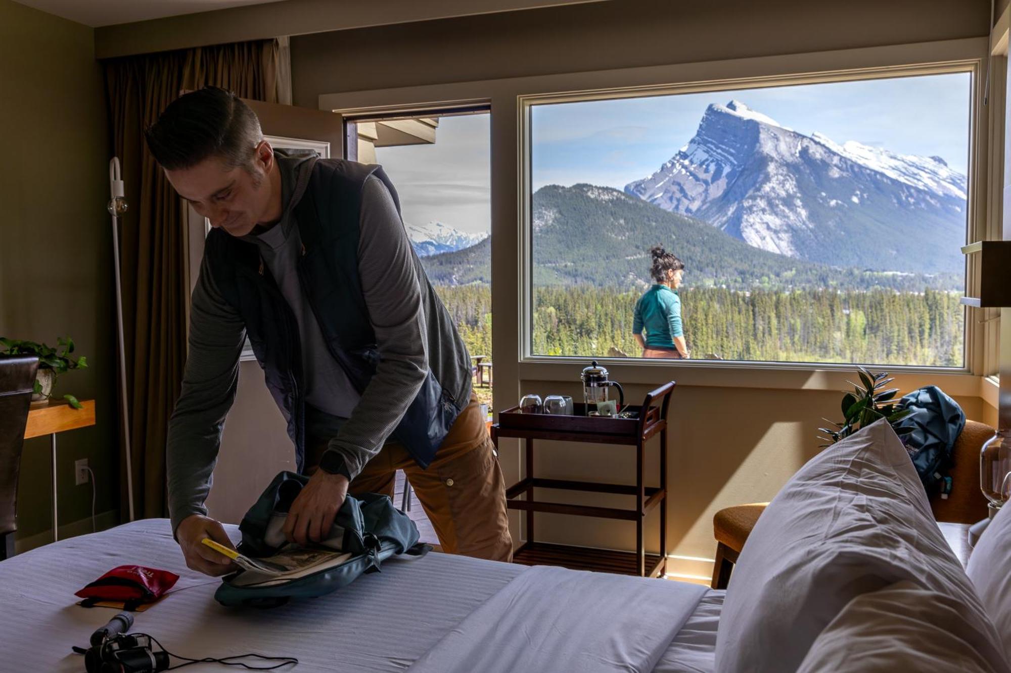 เดอะ จูนิเพอร์ โฮเต็ล แอนด์ บิสโตร Hotel แบมฟ์ ภายนอก รูปภาพ